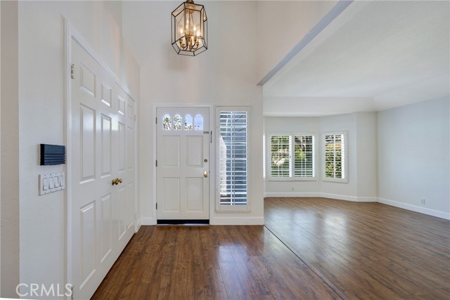 Detail Gallery Image 10 of 59 For 24004 Arminta St, West Hills,  CA 91304 - 4 Beds | 3 Baths