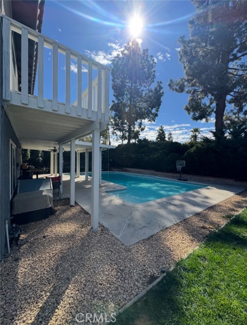 6801 Rycroft Drive, Riverside CA: https://media.crmls.org/medias/e8bfd06f-ff0d-4fd3-a8a9-5796efaec656.jpg