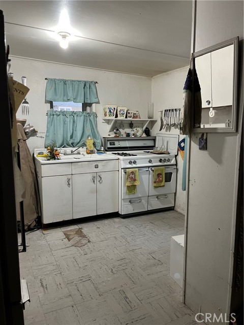 Detail Gallery Image 10 of 15 For 604 E Buena Vista, Barstow,  CA 92311 - – Beds | – Baths