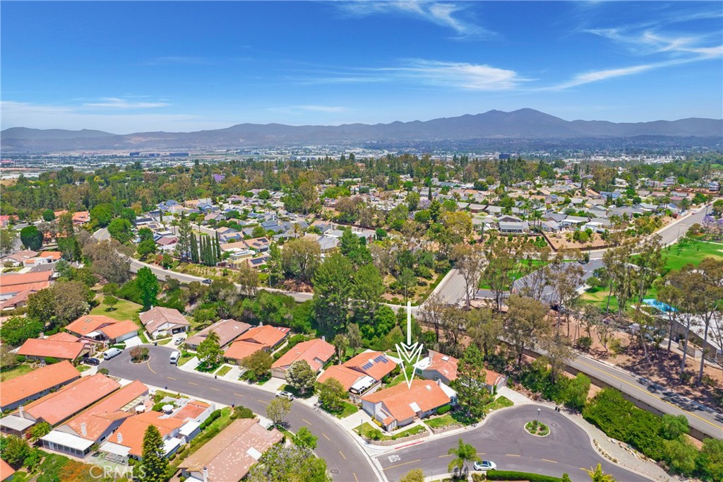 https://media.crmls.org/medias/e8c15e38-db0a-4eed-a714-653e4d368424.jpg?preset=X-Large