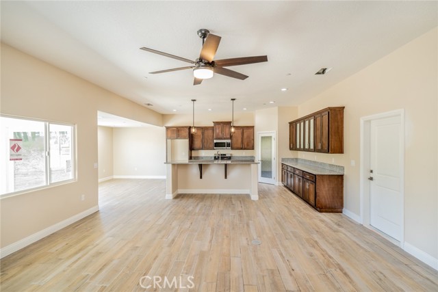 Detail Gallery Image 10 of 52 For 1525 Smoke Tree Rd, Pinon Hills,  CA 92372 - 4 Beds | 2 Baths