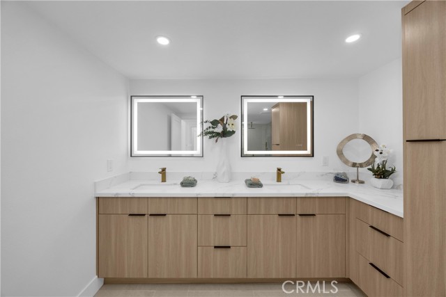 Detail Gallery Image 15 of 25 For 5852 Bellfield Ln, Huntington Beach,  CA 92648 - 4 Beds | 2/1 Baths