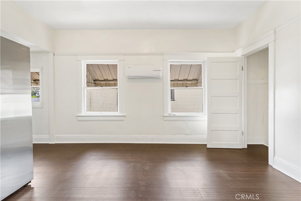 MLS #OC25097887 img 9