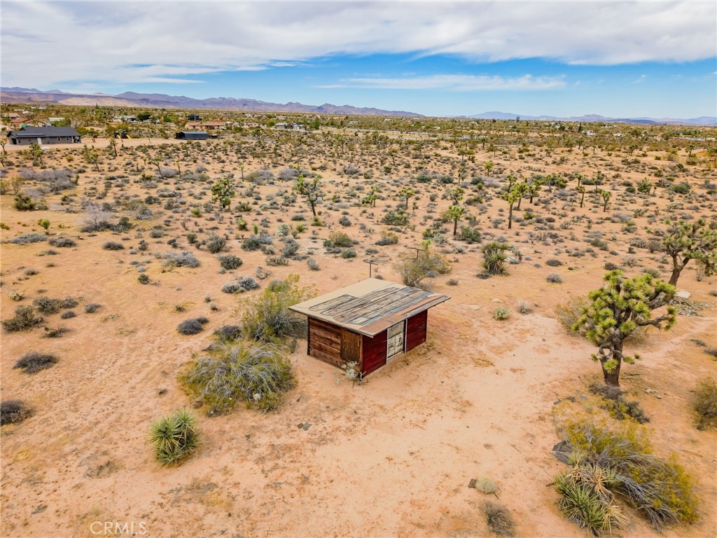 https://media.crmls.org/medias/e8c1e0ca-8968-4afc-aef5-ef56f26dc01f.jpg?preset=X-Large
