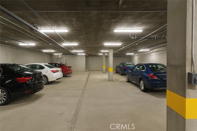 Detail Gallery Image 14 of 16 For 22735 Del Valle St #7,  Woodland Hills,  CA 91364 - 2 Beds | 1 Baths