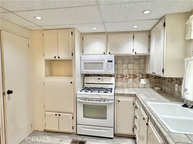 Detail Gallery Image 9 of 34 For 7501 Palm #114,  Yucca Valley,  CA 92284 - 2 Beds | 2 Baths