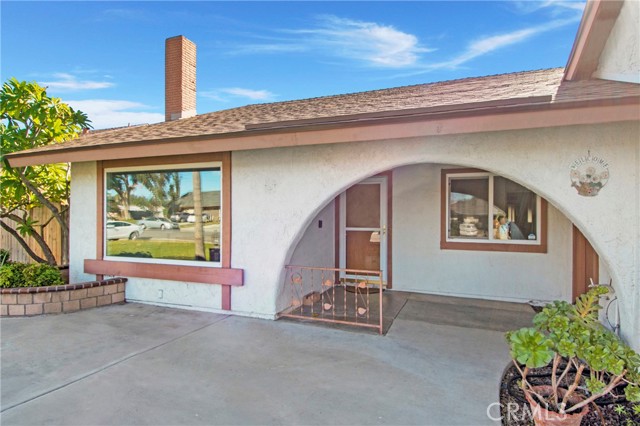 Detail Gallery Image 2 of 22 For 10716 Hollenbeck, Riverside,  CA 92505 - 3 Beds | 2 Baths