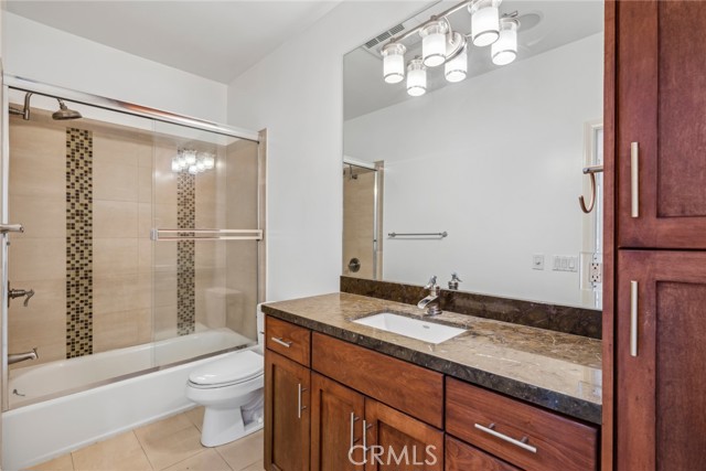 Detail Gallery Image 11 of 26 For 1425 N Detroit #404,  Los Angeles,  CA 90046 - 3 Beds | 2 Baths