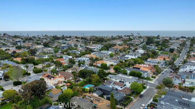 1012 10th Street, Manhattan Beach CA: https://media.crmls.org/medias/e8c5b85d-1603-4bc0-94f8-1d681ff579a1.jpg