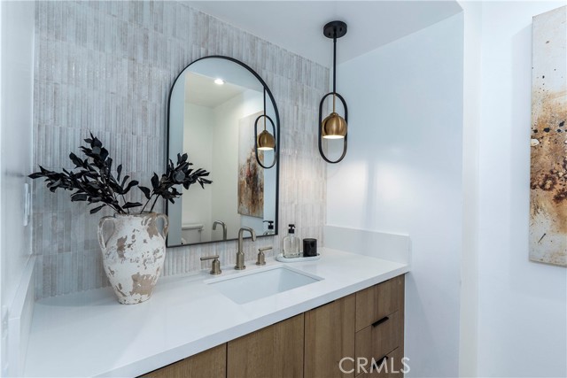 22608 Crespi Street, Woodland Hills CA: https://media.crmls.org/medias/e8c61715-4028-4937-94dc-4666abaaf974.jpg