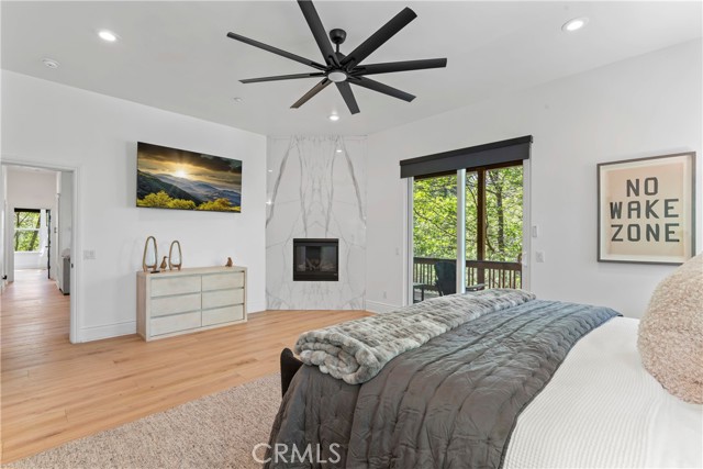 1019 Pintail Circle, Lake Arrowhead CA: https://media.crmls.org/medias/e8c6c8dc-9c42-41d6-9476-1a68035190f8.jpg