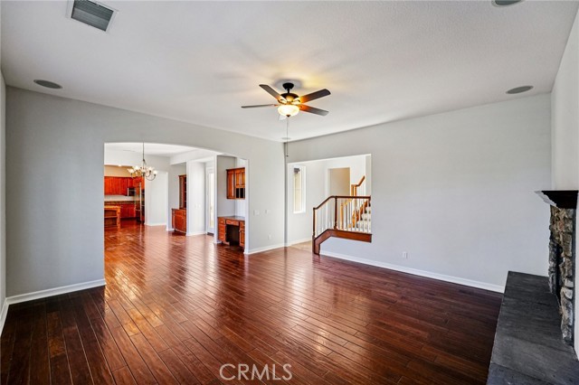 Detail Gallery Image 9 of 68 For 8622 Edelweiss, Corona,  CA 92883 - 5 Beds | 4/1 Baths