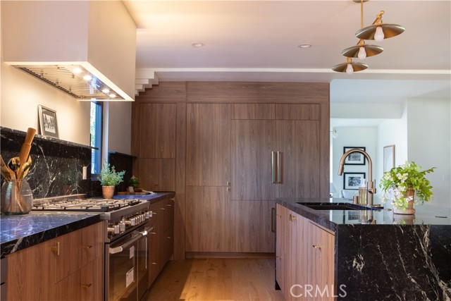 Detail Gallery Image 2 of 68 For 11911 Hartsook, Valley Village,  CA 91607 - 5 Beds | 4 Baths