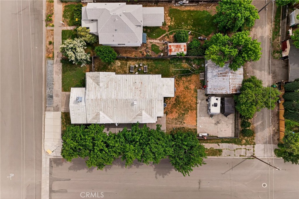 https://media.crmls.org/medias/e8c7ef32-3772-4697-a7db-6c6a8d77cbdc.jpg?preset=X-Large