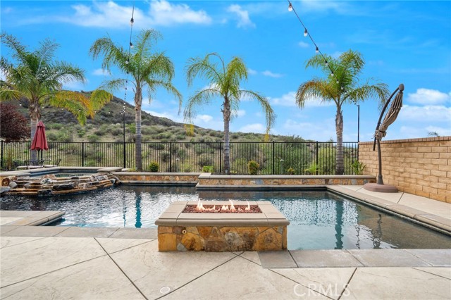 Detail Gallery Image 14 of 52 For 20530 Cheryl Ln, Saugus,  CA 91350 - 5 Beds | 4 Baths