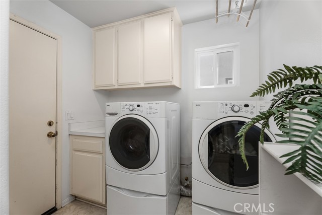 7 Mariposa, Rancho Santa Margarita CA: https://media.crmls.org/medias/e8c80866-9f3f-46d7-a63f-d917d20ac2cc.jpg