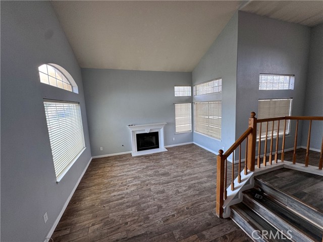Detail Gallery Image 5 of 30 For 13208 Berkeley Ln, Victorville,  CA 92392 - 4 Beds | 2/1 Baths