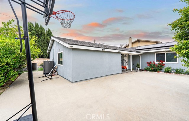 9791 Lee Street, Cypress CA: https://media.crmls.org/medias/e8c852b5-cda2-4e5d-86f3-9daf483e65e4.jpg