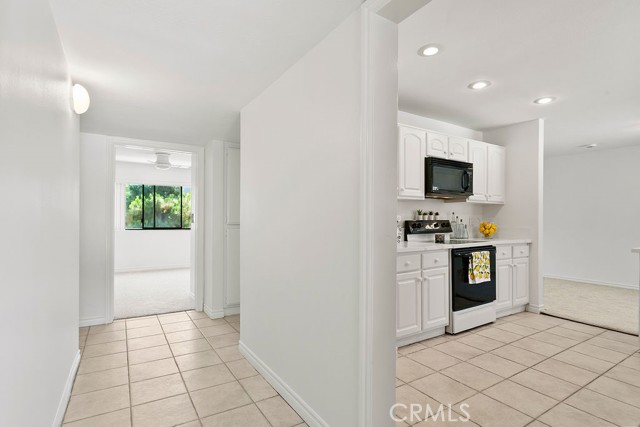 12400 Montecito Road, Seal Beach CA: https://media.crmls.org/medias/e8c8ad38-3901-4e8b-a1d6-9ba1b06932fd.jpg