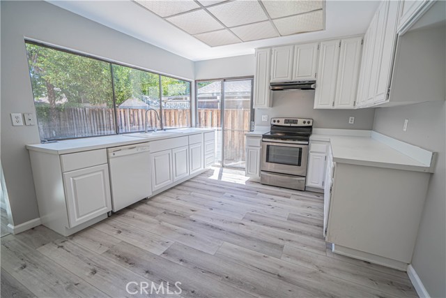 25688 Dorado Drive, Valencia CA: https://media.crmls.org/medias/e8c8ef49-070c-4a08-b53f-1312a1db5975.jpg