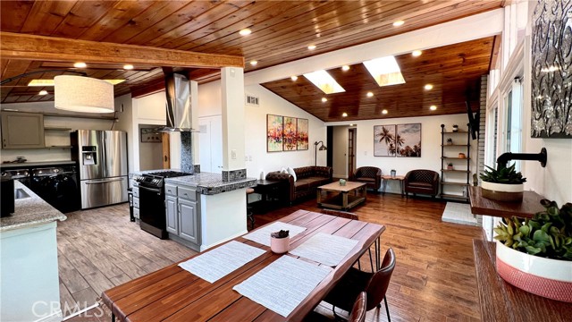 7950 Capistrano Avenue, West Hills CA: https://media.crmls.org/medias/e8c9c740-5e4c-4d38-a8ae-ce295f8b1163.jpg