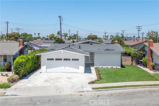 8381 E Blithedale Street, Long Beach CA: https://media.crmls.org/medias/e8ca6542-8b68-48fc-8225-2a173b40ac6d.jpg