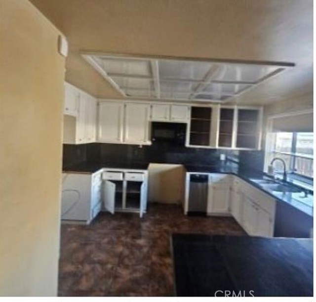 Detail Gallery Image 13 of 27 For 1041 Armor, Stockton,  CA 95209 - 4 Beds | 2/1 Baths