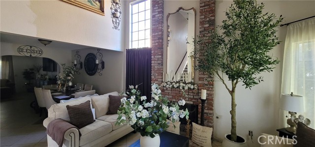 Detail Gallery Image 12 of 19 For 10853 Anemone, Moreno Valley,  CA 92557 - 5 Beds | 2/1 Baths