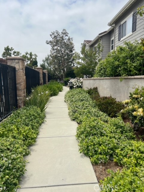 Detail Gallery Image 25 of 38 For 2645 Night Jasmine Dr #1,  Simi Valley,  CA 93065 - 4 Beds | 2/1 Baths