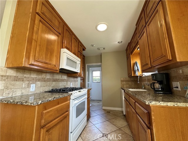 Detail Gallery Image 5 of 22 For 4981 Lincoln Ave, Chino,  CA 91710 - 3 Beds | 1/1 Baths