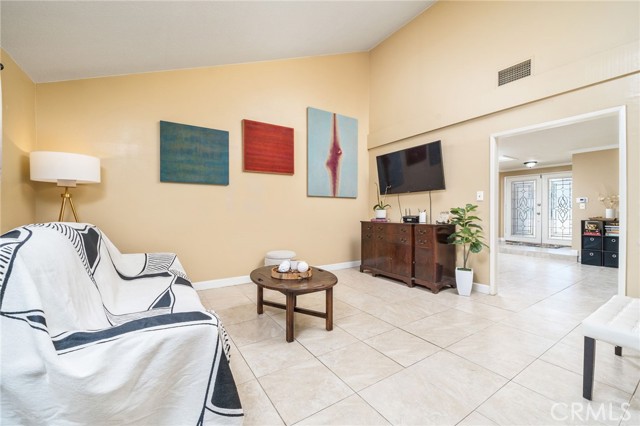 Detail Gallery Image 10 of 50 For 378 E Radcliffe Dr, Claremont,  CA 91711 - 4 Beds | 2 Baths
