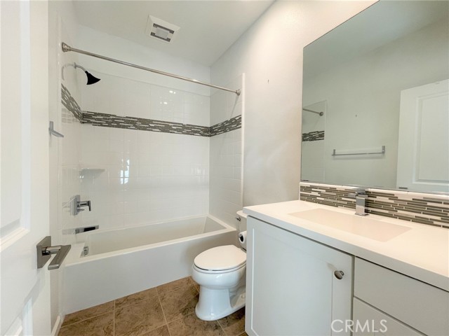 Detail Gallery Image 21 of 25 For 202 Bishop, Irvine,  CA 92620 - 2 Beds | 2 Baths