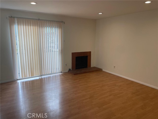 Detail Gallery Image 10 of 18 For 9740 Sepulveda Bld #18,  North Hills,  CA 91343 - 3 Beds | 3 Baths