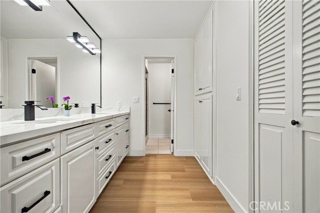 17140 Burbank, 207 photo 18