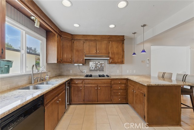 544 Calle Mayor, Redondo Beach CA: https://media.crmls.org/medias/e8ce2458-a845-4b14-b240-dc40dd66ec78.jpg