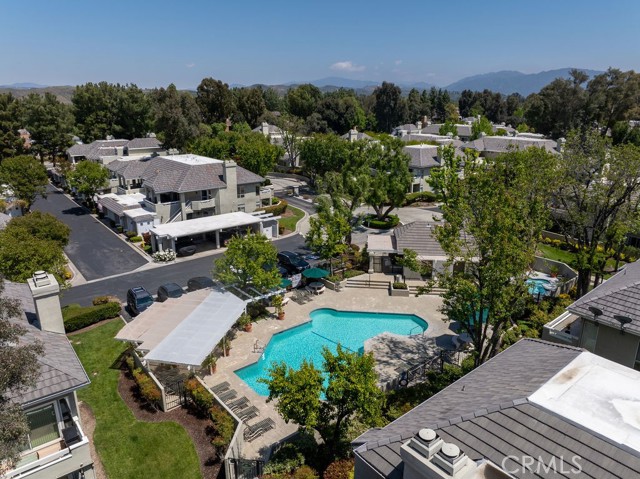 26129 Mcbean Pkwy, Valencia CA: https://media.crmls.org/medias/e8ce2fbb-541a-47b2-8def-350d63fe8142.jpg