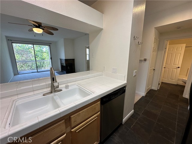 Detail Gallery Image 20 of 33 For 20191 Cape Coral #214,  Huntington Beach,  CA 92646 - 1 Beds | 1 Baths