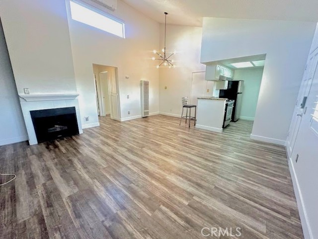 1515 E Appleton Street, Long Beach CA: https://media.crmls.org/medias/e8d0214d-bd68-4c8d-9efe-4c32e6a7e03f.jpg