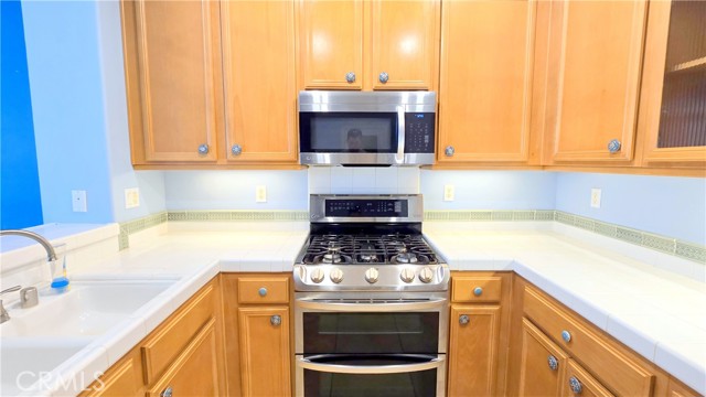 Detail Gallery Image 8 of 30 For 1492 Amsterdam Ct, Upland,  CA 91786 - 3 Beds | 2/1 Baths