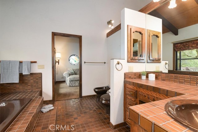 445 Firestone Way, Lompoc CA: https://media.crmls.org/medias/e8d0b834-c719-43c6-94e0-dadec4e6187e.jpg