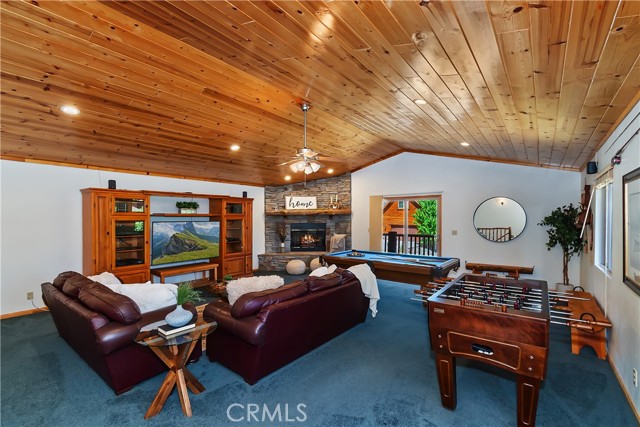 379 Fawntrail Place, Big Bear Lake CA: https://media.crmls.org/medias/e8d0d190-3c95-4a4e-a8ed-77092014a0c7.jpg