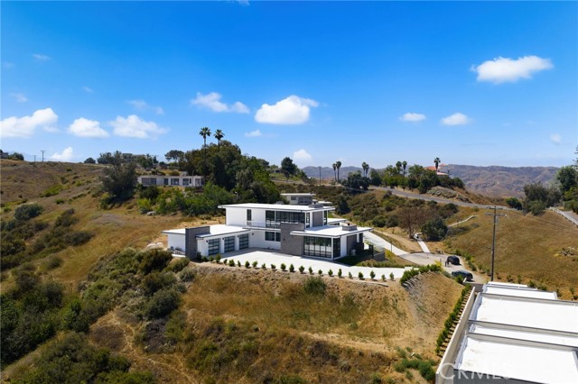 1912 Edgefair Lane, Redlands CA: https://media.crmls.org/medias/e8d10b9e-829d-48f6-bfba-516f23a9f6c2.jpg