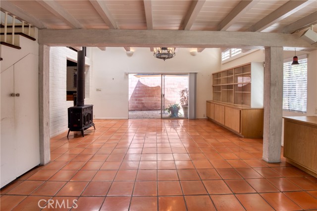 1878 Molino N Avenue, Signal Hill CA: https://media.crmls.org/medias/e8d140a1-3bd2-49d1-9f94-3025d7ba9507.jpg