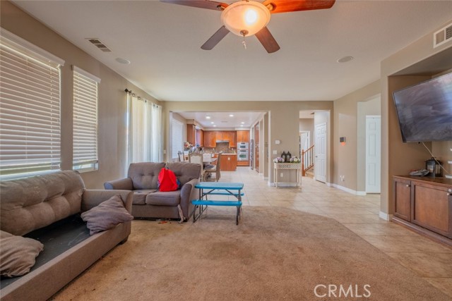 Detail Gallery Image 11 of 43 For 6059 Brentwood Ave, Lancaster,  CA 93536 - 7 Beds | 4 Baths