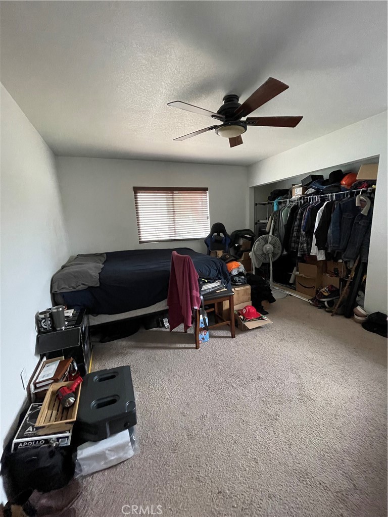 https://media.crmls.org/medias/e8d1e7ba-7f0e-4d88-946b-aed91cce4d58.jpg?preset=X-Large