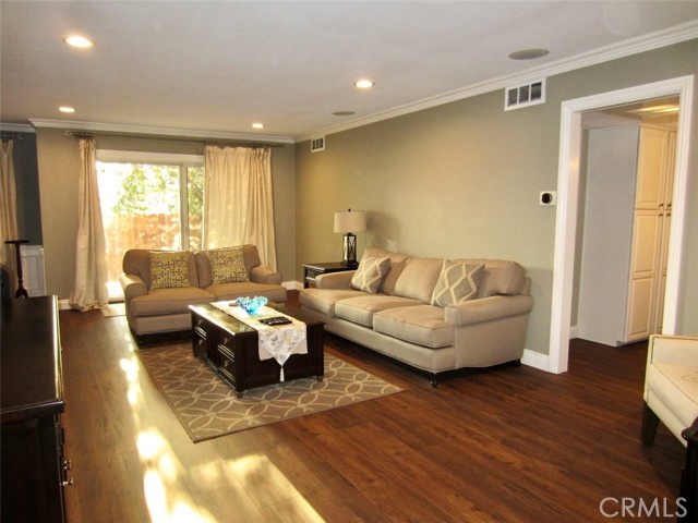 Detail Gallery Image 3 of 21 For 266 S Madison Ave #106,  Pasadena,  CA 91101 - 2 Beds | 2 Baths