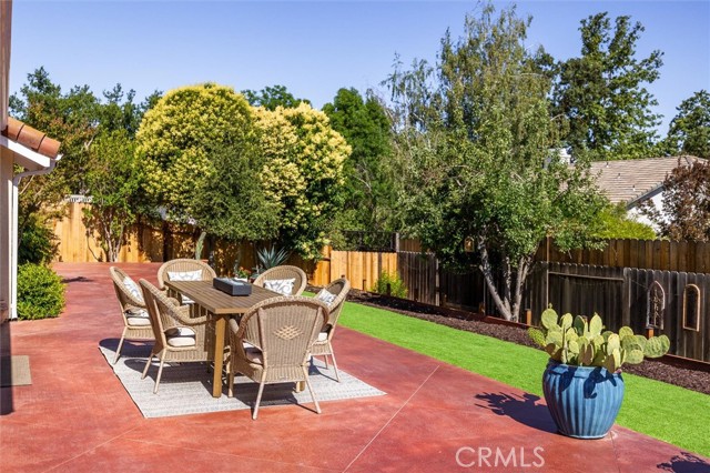 215 Meadowlark Road, Paso Robles CA: https://media.crmls.org/medias/e8d23d2d-3b2d-4b5c-9311-0a7c328e9006.jpg