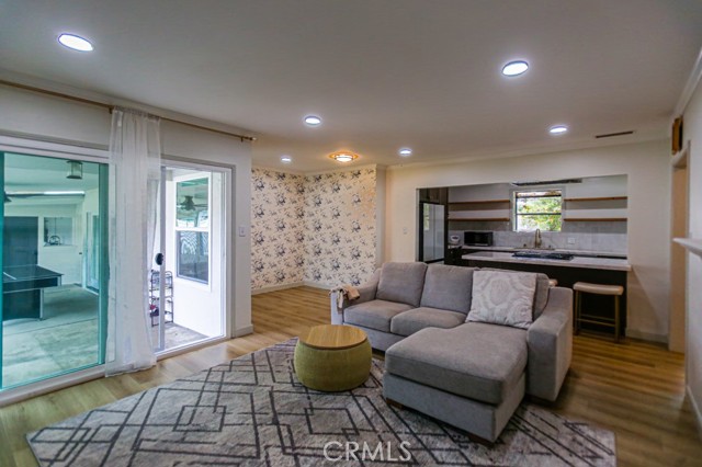 Detail Gallery Image 6 of 17 For 702 N Pine, Anaheim,  CA 92805 - 3 Beds | 2 Baths