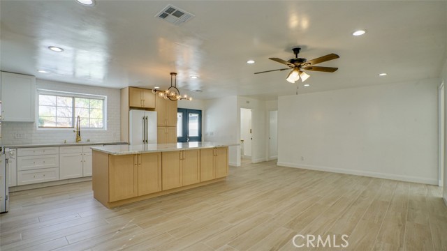 Detail Gallery Image 10 of 65 For 24306 Gilmore St, West Hills,  CA 91307 - 4 Beds | 2 Baths