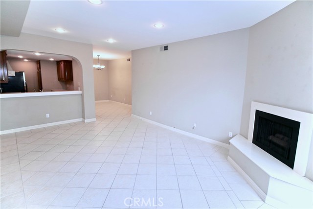 17914 Magnolia Boulevard, Encino CA: https://media.crmls.org/medias/e8d3678a-e96e-42db-be63-316ed9795534.jpg